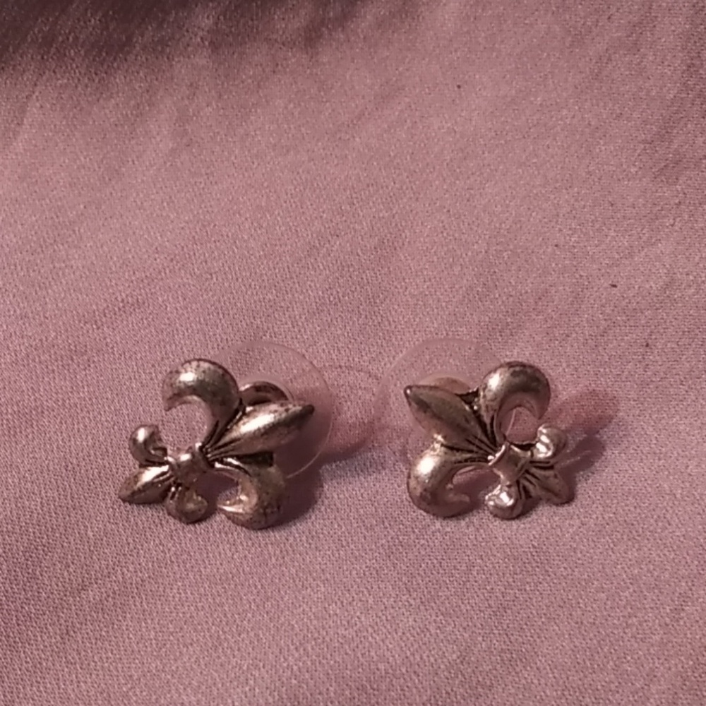 Fleur de lis earrings